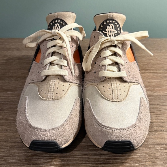 Nike Huarache Beige and Orange Shoes - Picture 1 of 6